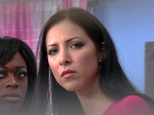 CFNM : En espionnant la sororité, on a tous entendu des histoires de