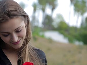 Cette amatrice se fait pilonner durement sous la douche.