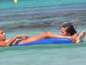 Vidéo voyeur avec des nanas à gros seins, Sam m'a envoyé une vidéo