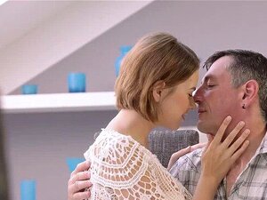 OLD4K. Éjaculation partout sur le ventre, finit le sexe torride d'un