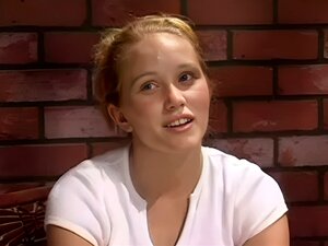 Petite séduite par le prof. Mignonne séduite par le prof