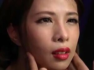 MILF japonaise qui gifle