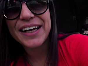 Abella Danger fait un road trip alimenté par le sexe à travers le