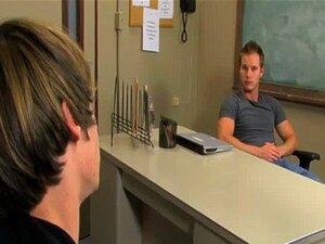 Queue gay Tyler Andrews et Elijah white jouent les rôles de