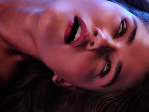 Real Life Manga - Futa - Jia Lissa se fait baiser et remplir de sperme