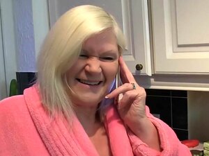 La GILF super chaude Lacey Starr se fait baiser par son amant bien