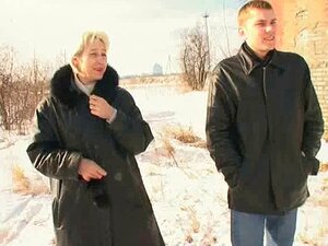 Irina et deux mecs sur la neige