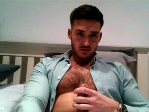 Un magnifique mec Str8 jouit sur cam #5