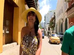 14 salopes chaudes ramassent un nouveau mec et baisent 10