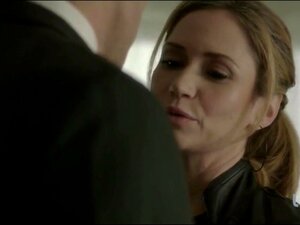 La maman divorcée célibataire Ashley Jones offre une culotte à Dom