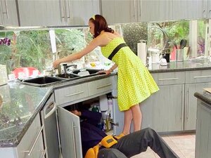MILF cougar classe empalée par une bite noire