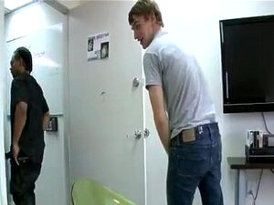 Mignons garçons gays nus avec de grosses bites xxx cul