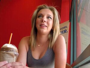 CastingCouch-X - Tiffany Dawson vient avec une baguette magique
