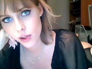 Essayer de baiser une belle blonde belle blonde baise