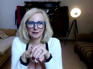 amateur, son grand fétiche blond se masturbe en direct sur webcam