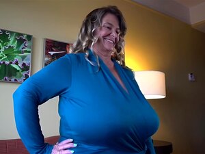 Regarde MAMIE AVOIR DES GROS NICHONS maintenant ! - Gros nichons,