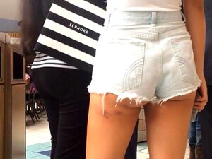 Regardez une Asiatique mince satisfaire sa faim chez Sarku Japan tout