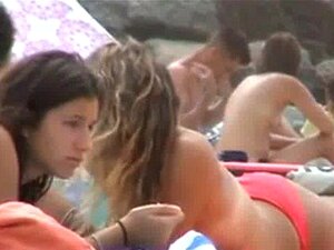 Chattes Et Seins À La Plage