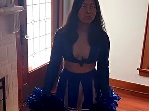 Bully gagne une utilisation gratuite sur votre petite amie pom-pom