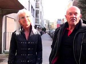 Partouze mature chaude avec éjac faciale