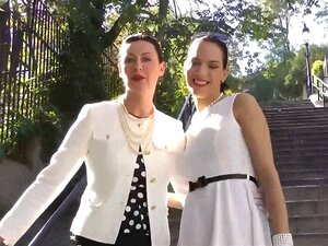 Putes lesbiennes matures chic s'embrassant et se doigtant en hd