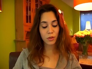La mignonne hollandaise Indo Chanella fait une vidéo porno amateur