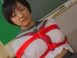 Fille japonaise exotique Rio Hamasaki, Risa Hano, Meguru Kosaka dans