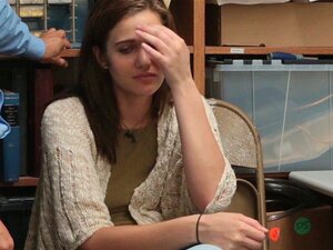 Un bon accord pour Peyton et Sienna. L'officier de service du LP a