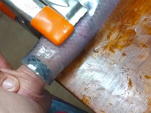 Le spectacle Roostercombs,   Agrandissement du pénis 1 sur 1 (Gros