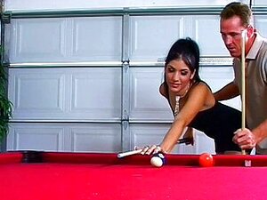 Leçon de billard pour la chaude Brodie