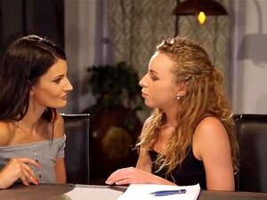 Les gouines françaises se dévorent les unes les autres en même