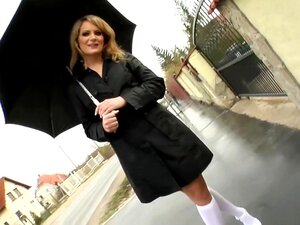 La pornstar exotique Petra Pearl dans un gangbang incroyable, scène