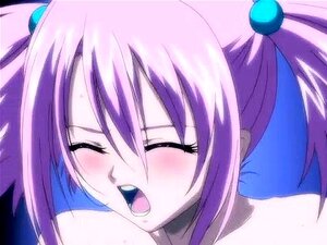 Une nana séduisante se fait baiser par une bande de mecs en action