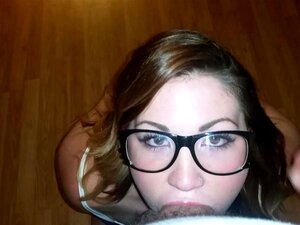sammie louisburg suce une bite comme une bonne fille et finit en