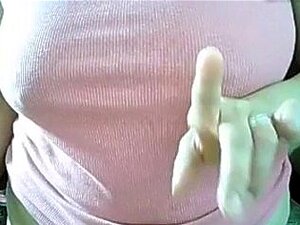 Gros nichons sur la cam