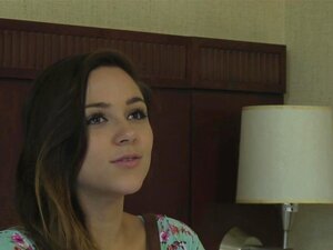 Dirty Flix - Zoey Foxx - Teeny accueille une bite pour du cash