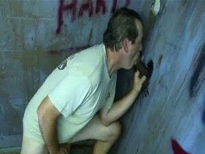 Porno hardcore gloryhole gay et branlettes gays dégueulasses 26