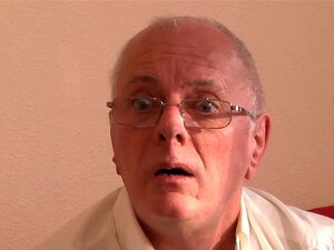 La blonde porno Amber Daikiri baise son grand-père