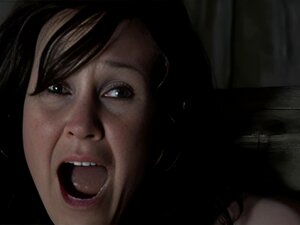 Infliger de la douleur aux cruches de beautys avec un plaisir de jouet