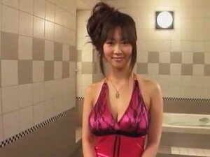 Pute japonaise exotique Sayuki Kanno dans une scène de branlettes