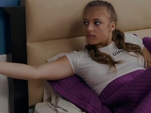 Délicieuses lesbiennes de 19 ans se délectent en 69 langoureux,