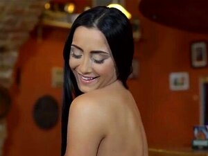 DADDY4K. La pornstar tchèque Anna Rose est dominée par son