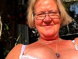 présentation de ma mamie slatty excitée hawt