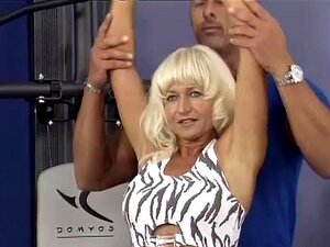 mamans fortes commencent le sexe de culturisme