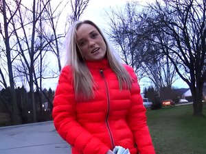 Une Tchèque blonde amateur sexy convaincue de se faire défoncer la