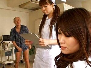 Des salopes asiatiques affamées de bite sucent, baisent
