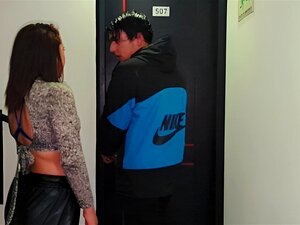 ma voisine reste à l'extérieur de sa maison et avant l'arrivée de