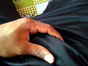 Masturbation chaude avec une bite indienne pour ma copine