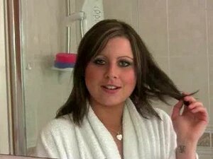 Découvrez la passion ardente d'une séduisante Britannique dans