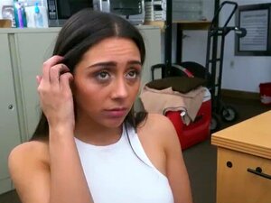 Beauté de casting débutante baisée par un black wang